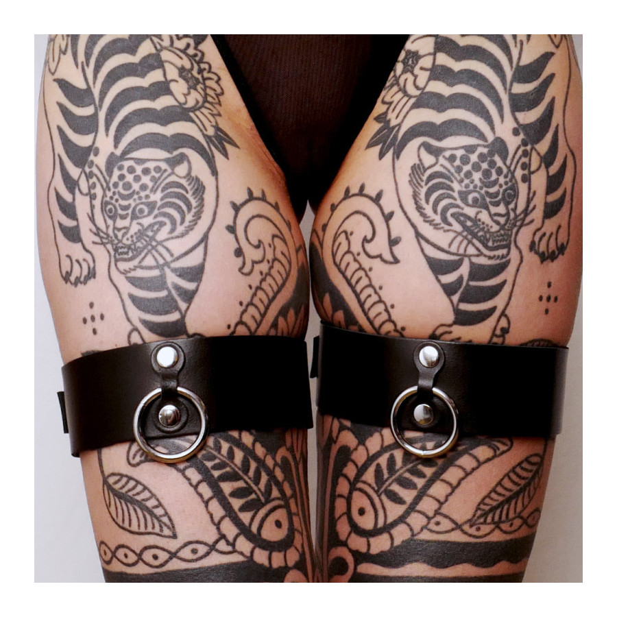 Menottes pour Cuisses en Cuir Collection Anneaux Noir